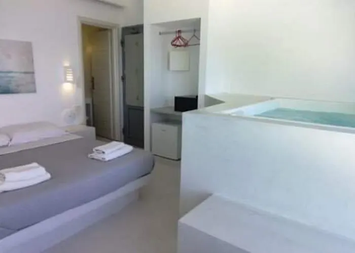 24k Caldera Suites Fira (Santorini)