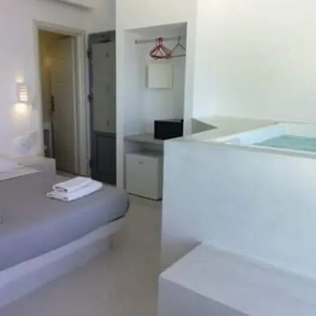 24k Caldera Suites Fira (Santorini)